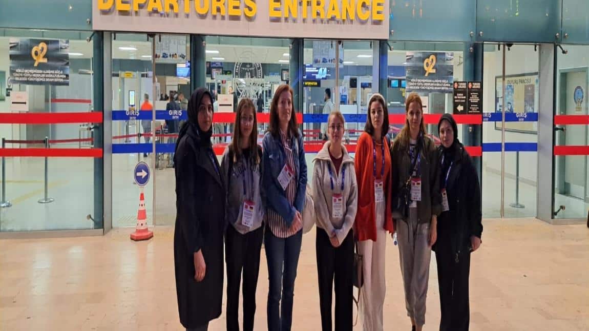GÜZELLİK VE SAÇ BAKIM ÖĞRENCİLERİMİZ STAJ İÇİN ALMANYA'YA GİTTİ